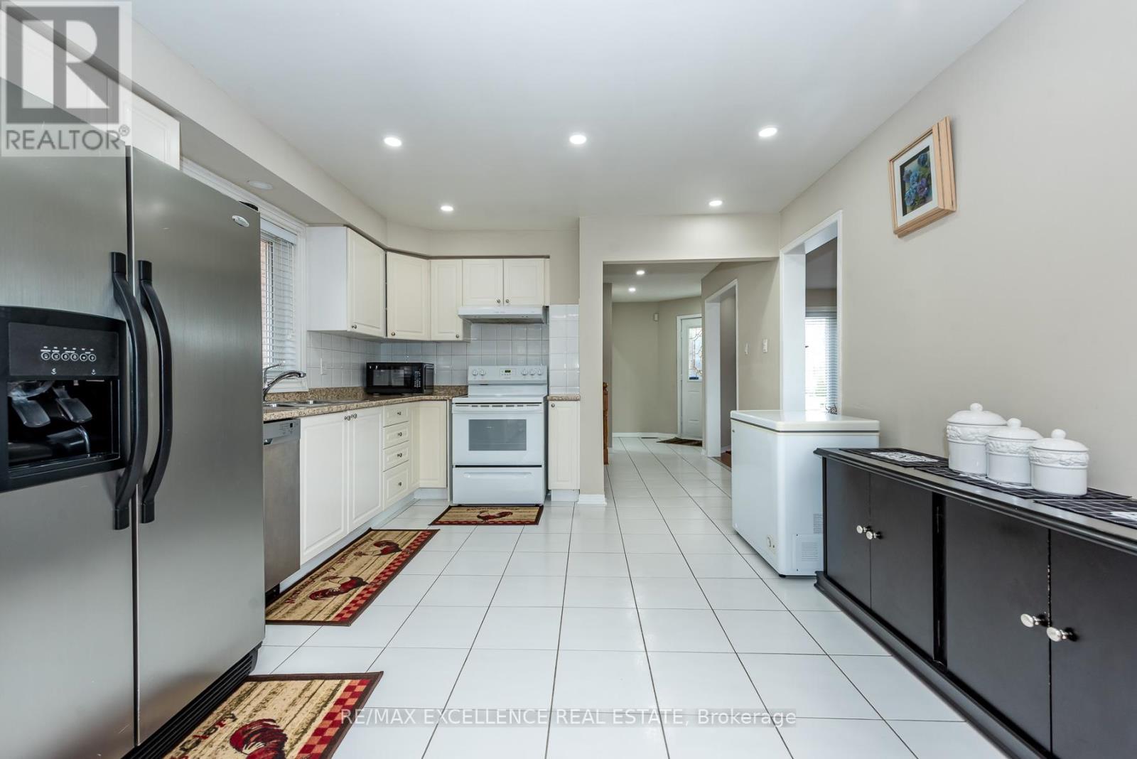 71 Rocky Mountain Crescent, Brampton, Ontario  L6R 1E7 - Photo 17 - W13081998