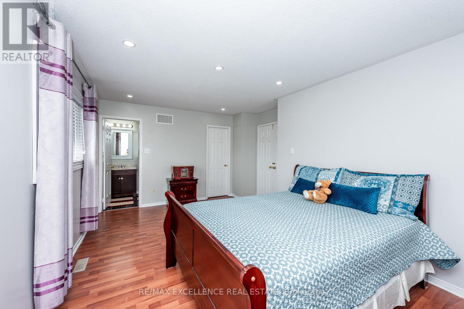 71 Rocky Mountain Crescent, Brampton, Ontario  L6R 1E7 - Photo 23 - W13081998