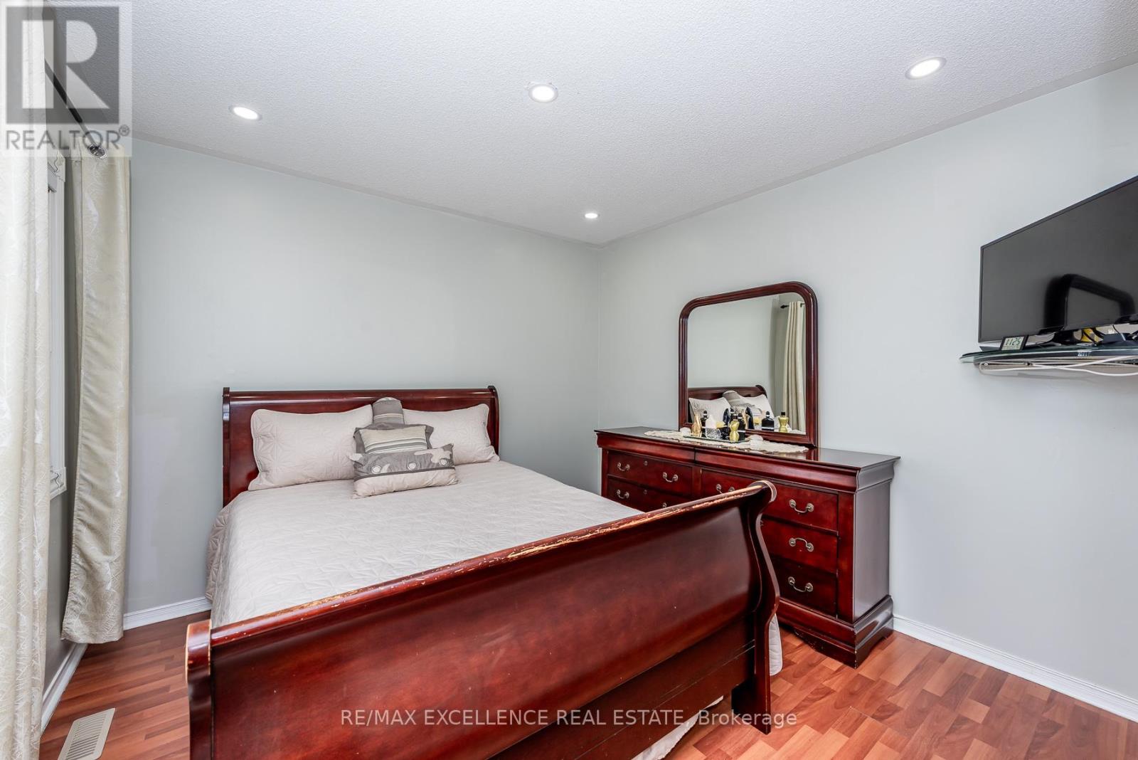 71 Rocky Mountain Crescent, Brampton, Ontario  L6R 1E7 - Photo 25 - W13081998