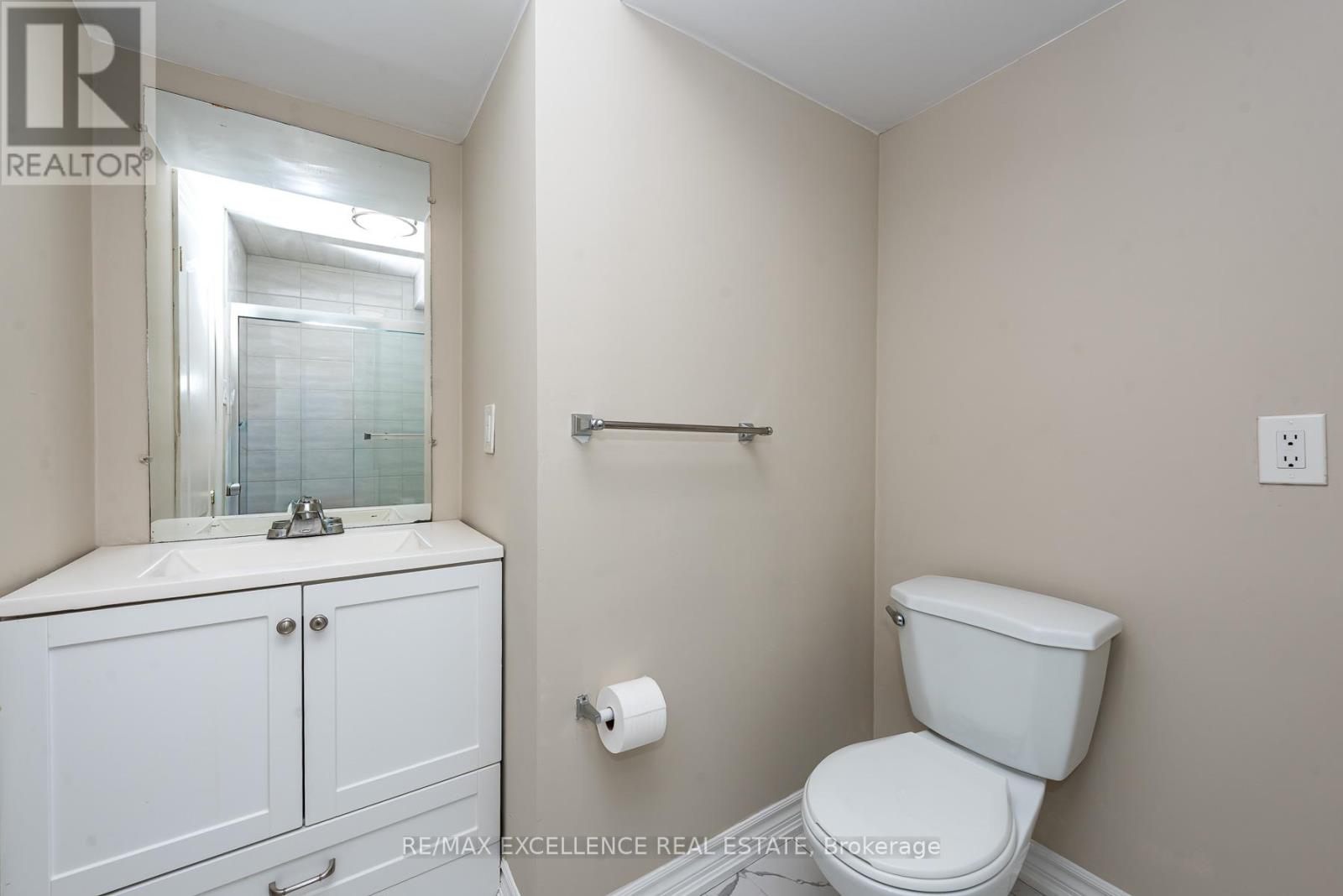 71 Rocky Mountain Crescent, Brampton, Ontario  L6R 1E7 - Photo 35 - W13081998