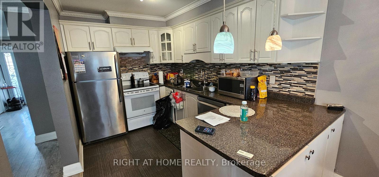 72 - 3525 Brandon Gate Drive, Mississauga, Ontario  L4T 3M3 - Photo 3 - W13082008
