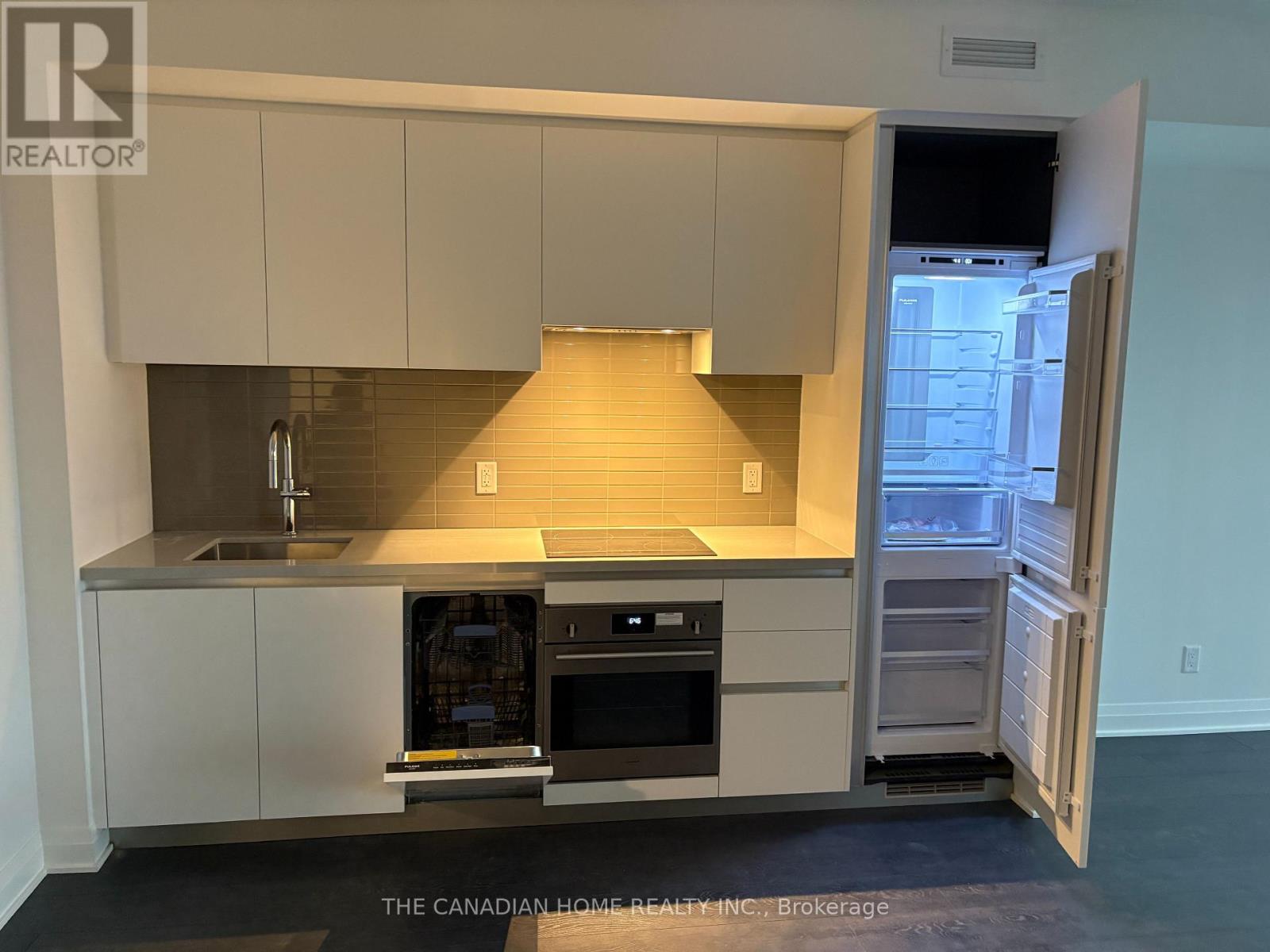 5606 - 4015 The Exchange, Mississauga, Ontario  L5B 0N9 - Photo 6 - W13082014