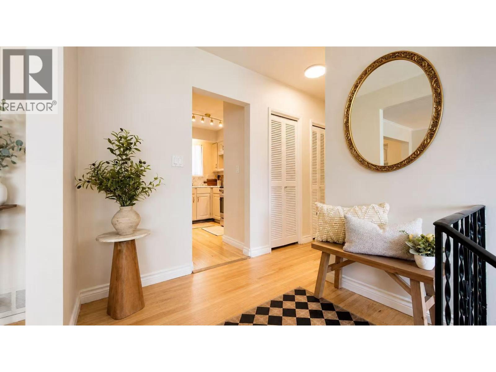 610 Garrow Drive, Port Moody, British Columbia  V3H 1H7 - Photo 2 - R3119283