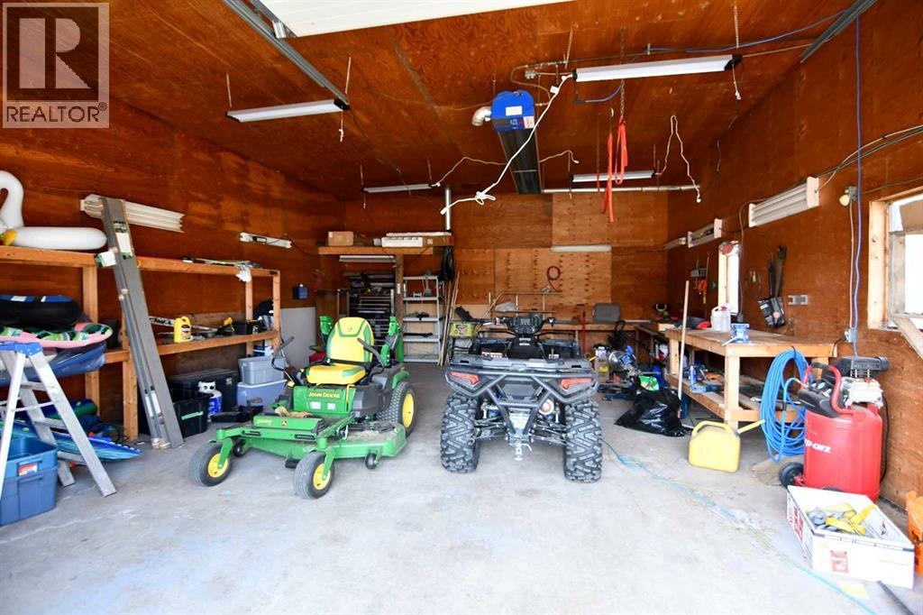 2207 Township Road 372, Rural Red Deer County, Alberta  T4G 0M9 - Photo 35 - A2307539