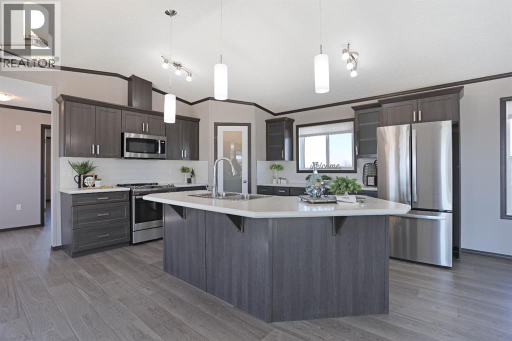 3 Meadowplace Manor E, Brooks, Alberta  T1R 0W9 - Photo 11 - A2307902