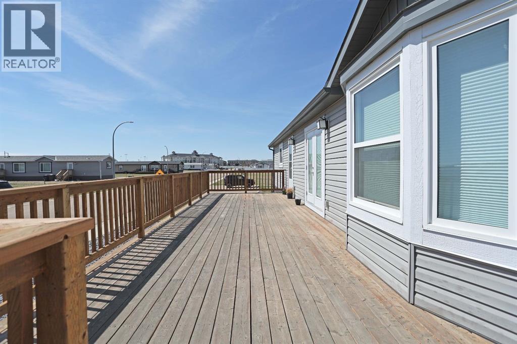 3 Meadowplace Manor E, Brooks, Alberta  T1R 0W9 - Photo 32 - A2307902