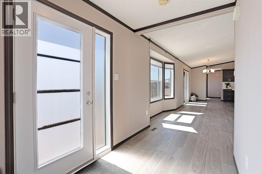 3 Meadowplace Manor E, Brooks, Alberta  T1R 0W9 - Photo 4 - A2307902