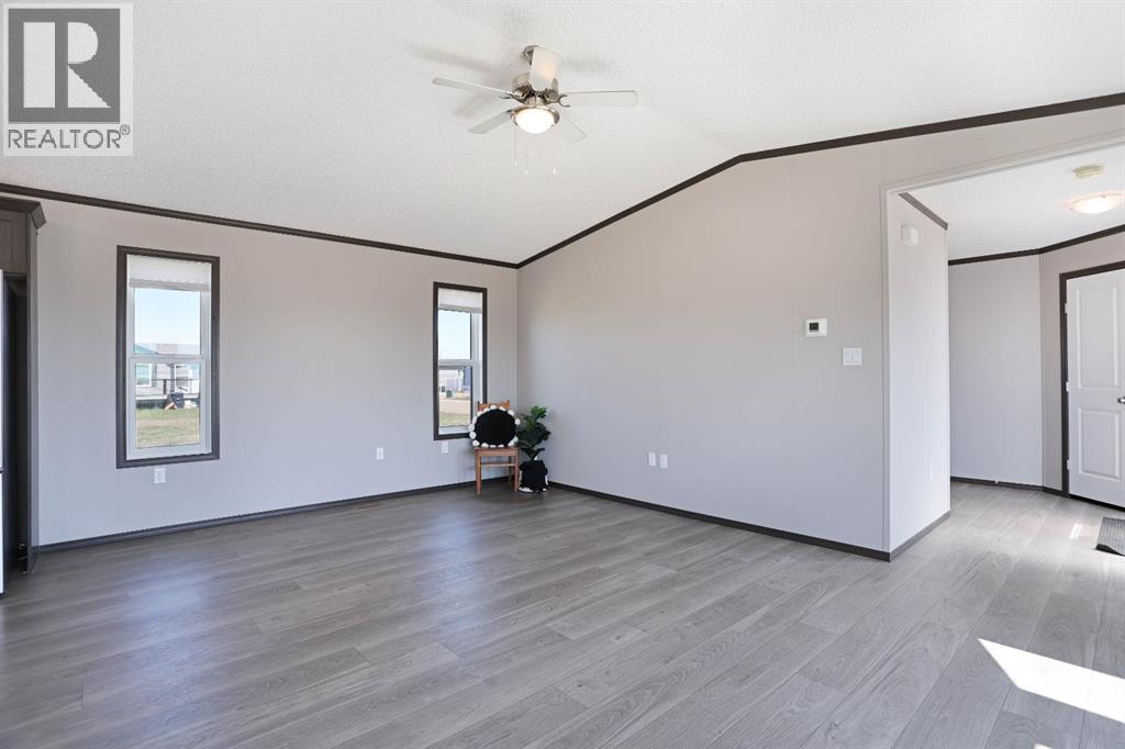 3 Meadowplace Manor E, Brooks, Alberta  T1R 0W9 - Photo 7 - A2307902