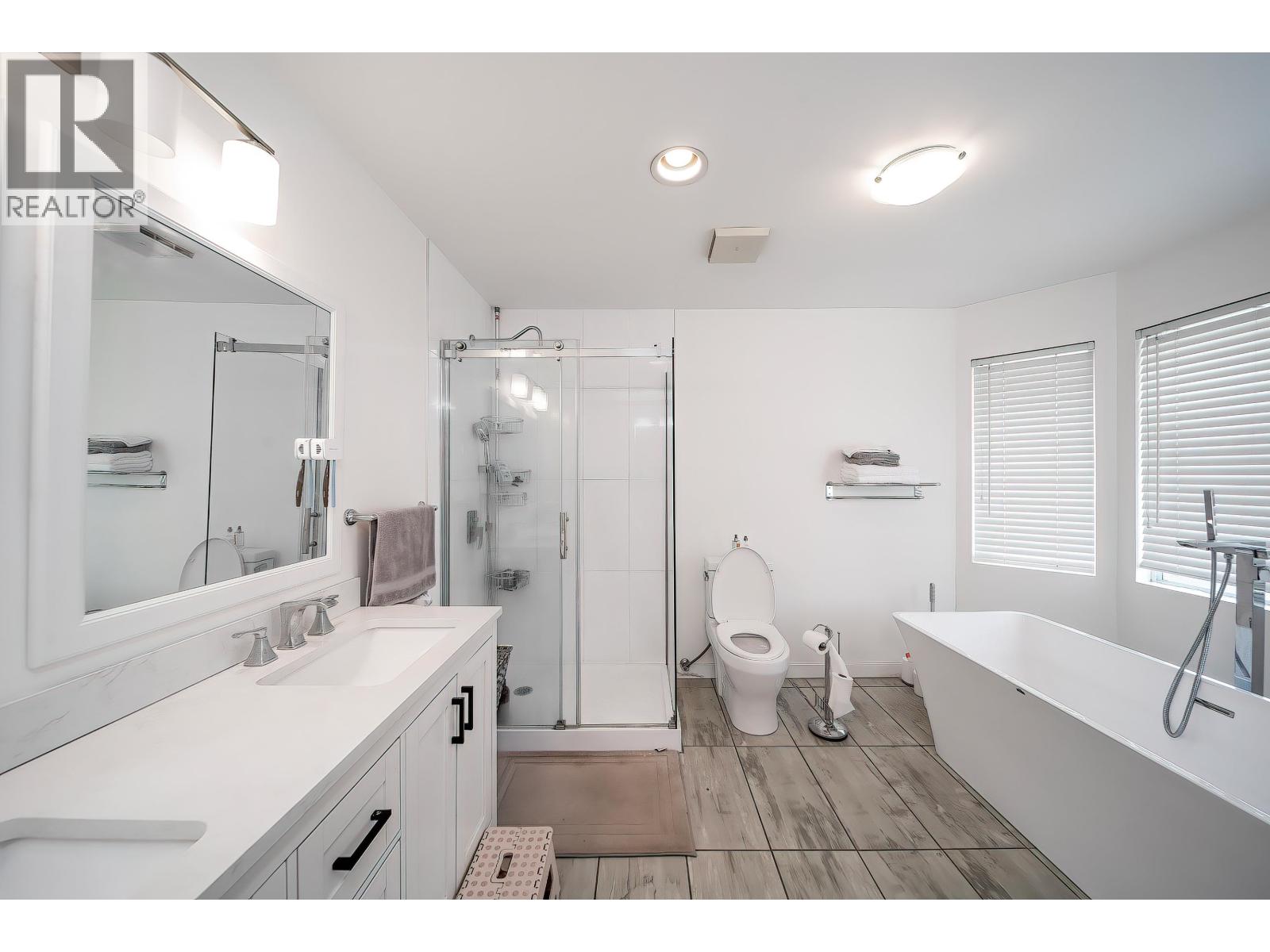 7135 4th Street, Burnaby, British Columbia  V5E 3X7 - Photo 25 - R3119093