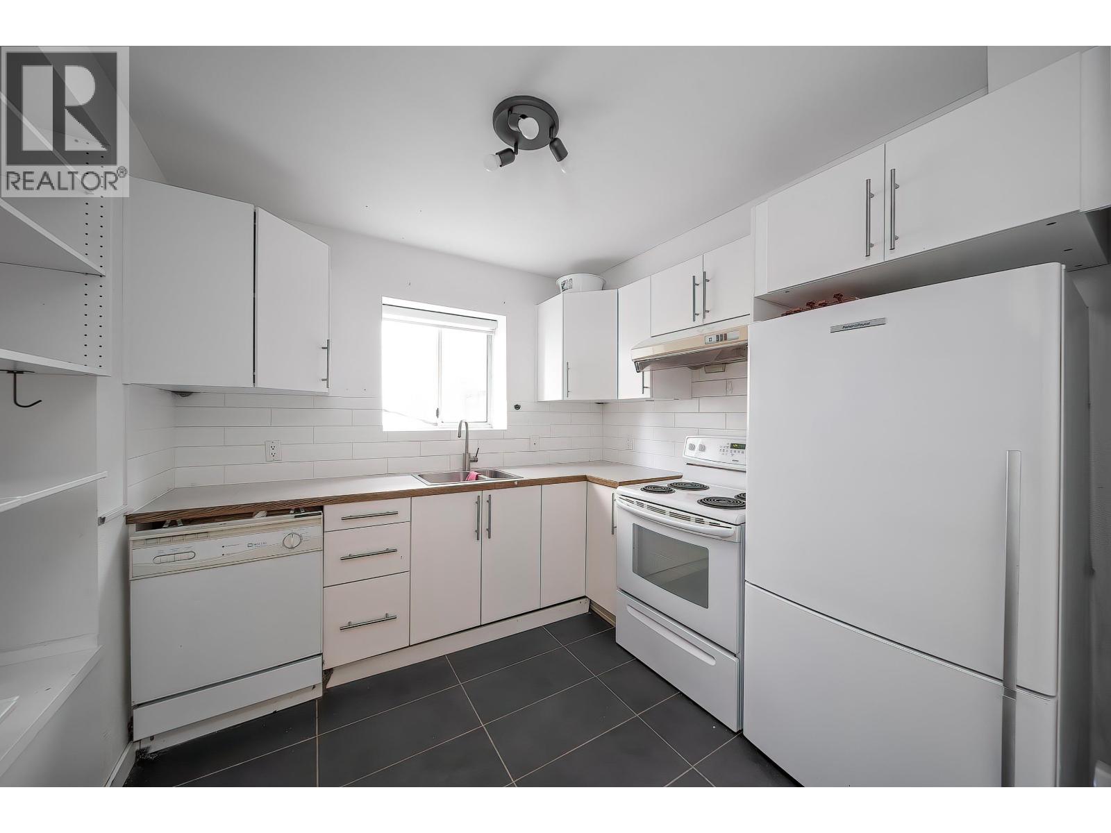 7135 4th Street, Burnaby, British Columbia  V5E 3X7 - Photo 29 - R3119093