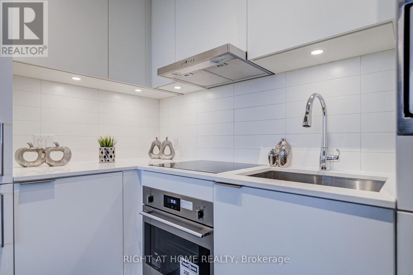 8 Olympic Garden Drive, Toronto (Newtonbrook East), Ontario  M2M 0B9 - Photo 14 - C13082032