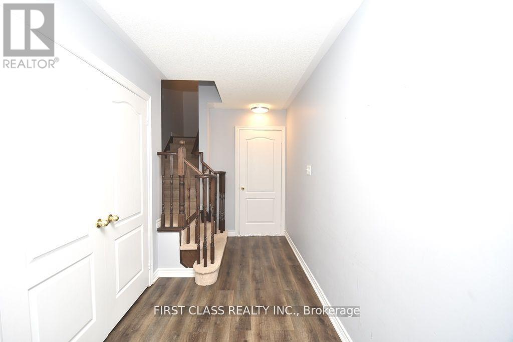 Upper - 1542 Bruny Avenue, Pickering (Duffin Heights), Ontario  L1X 0C5 - Photo 2 - E13082044