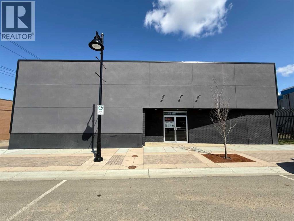 5004 51 Ave, Ponoka, Alberta  T4J 1R7 - Photo 1 - A2307912