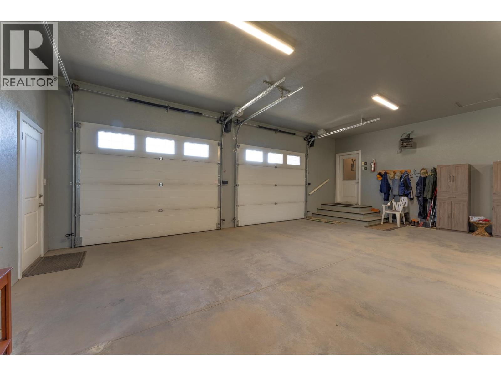 4898 Telqua Drive, 108 Mile Ranch, British Columbia  V0K 2Z0 - Photo 38 - R3118114