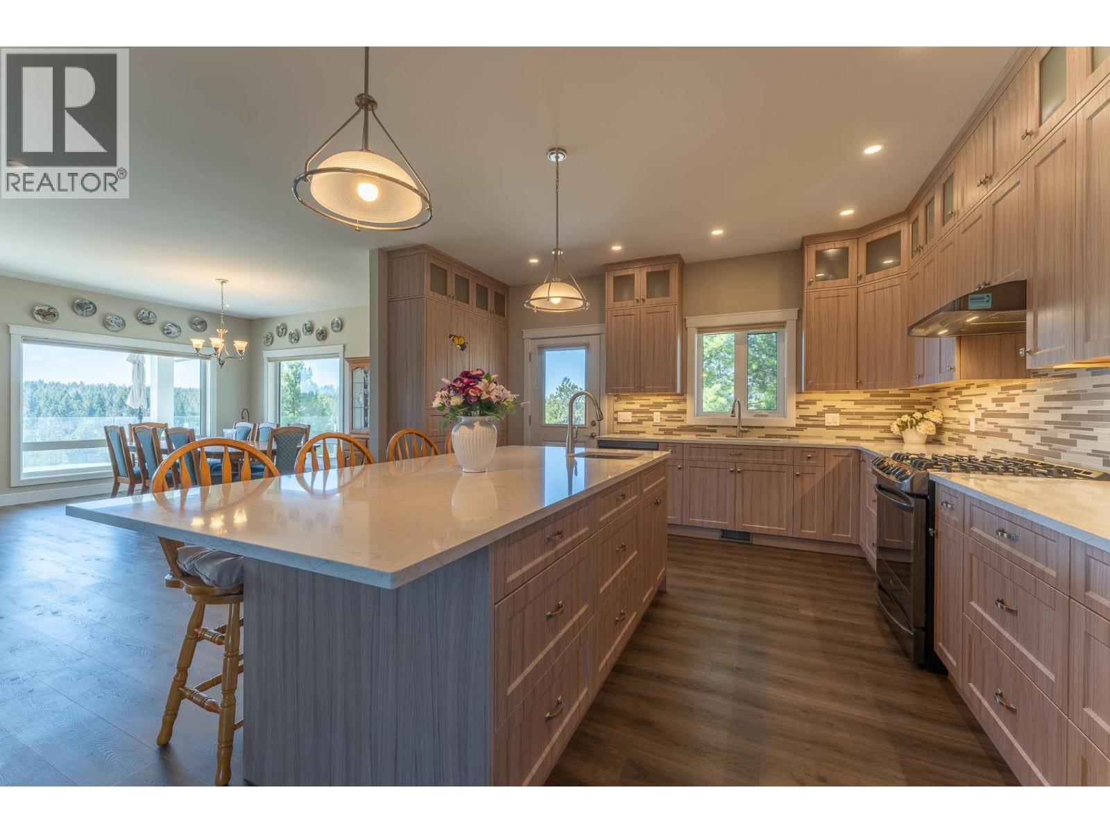 4898 Telqua Drive, 108 Mile Ranch, British Columbia  V0K 2Z0 - Photo 15 - R3118114