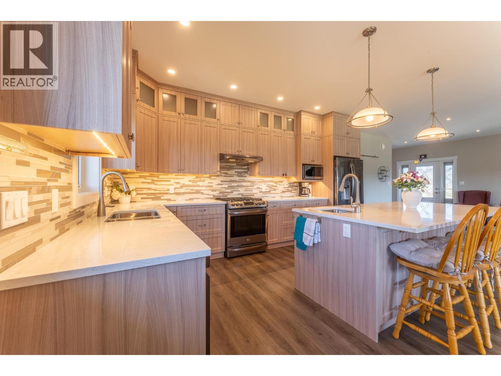 4898 Telqua Drive, 108 Mile Ranch, British Columbia  V0K 2Z0 - Photo 18 - R3118114