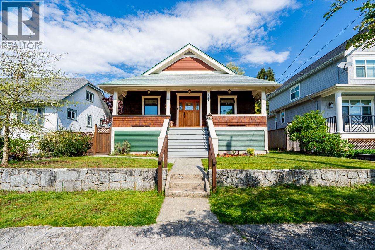 909 DUBLIN STREET, New Westminster, British Columbia