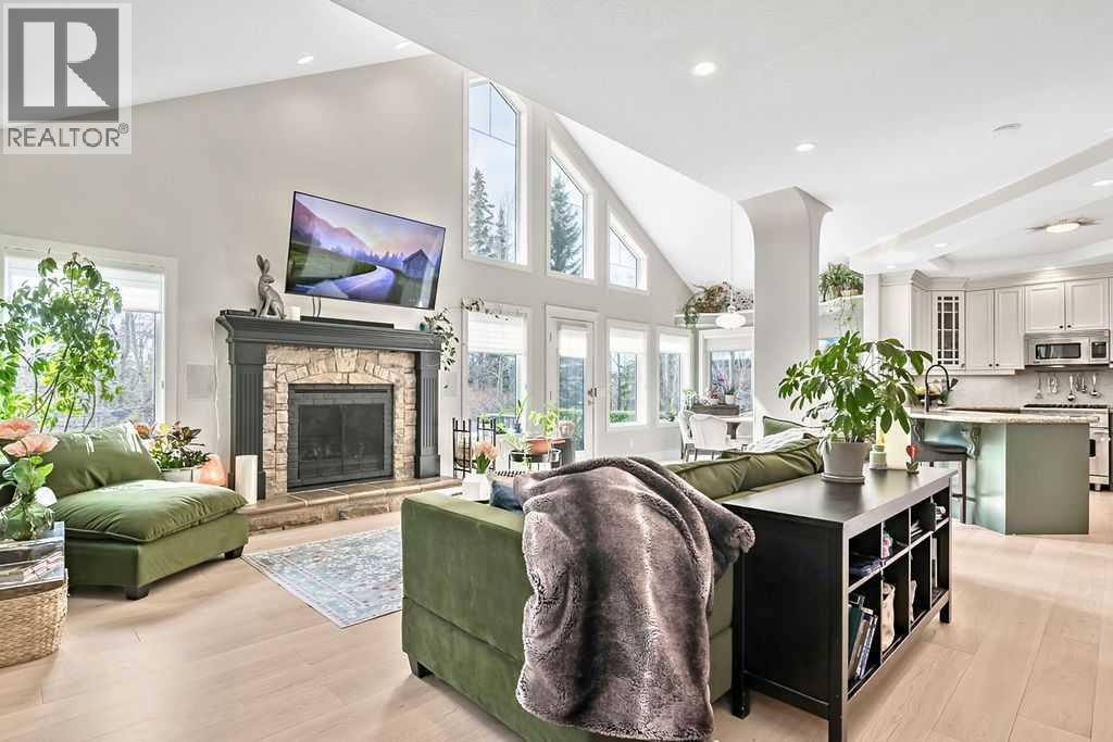 12 Discovery Ridge Court SW, Calgary, Alberta  T3H 4P8 - Photo 9 - A2307499