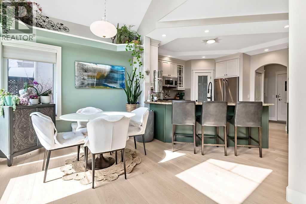 12 Discovery Ridge Court SW, Calgary, Alberta  T3H 4P8 - Photo 11 - A2307499