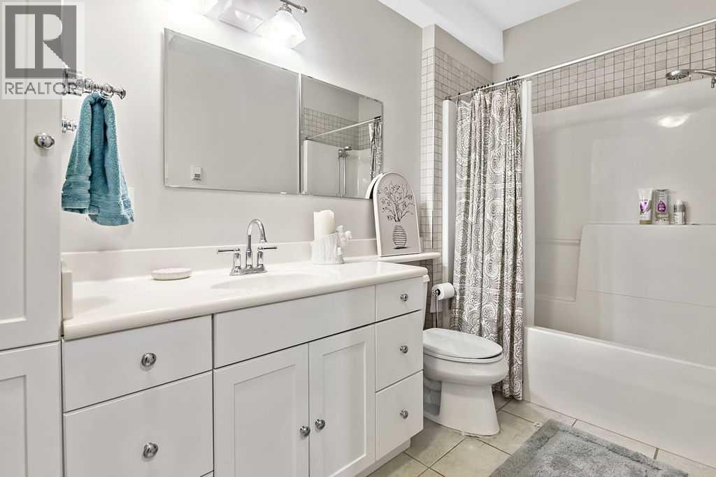 12 Discovery Ridge Court SW, Calgary, Alberta  T3H 4P8 - Photo 35 - A2307499