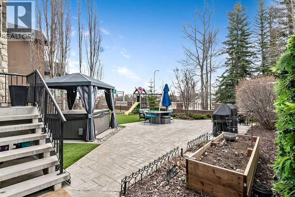12 Discovery Ridge Court SW, Calgary, Alberta  T3H 4P8 - Photo 38 - A2307499
