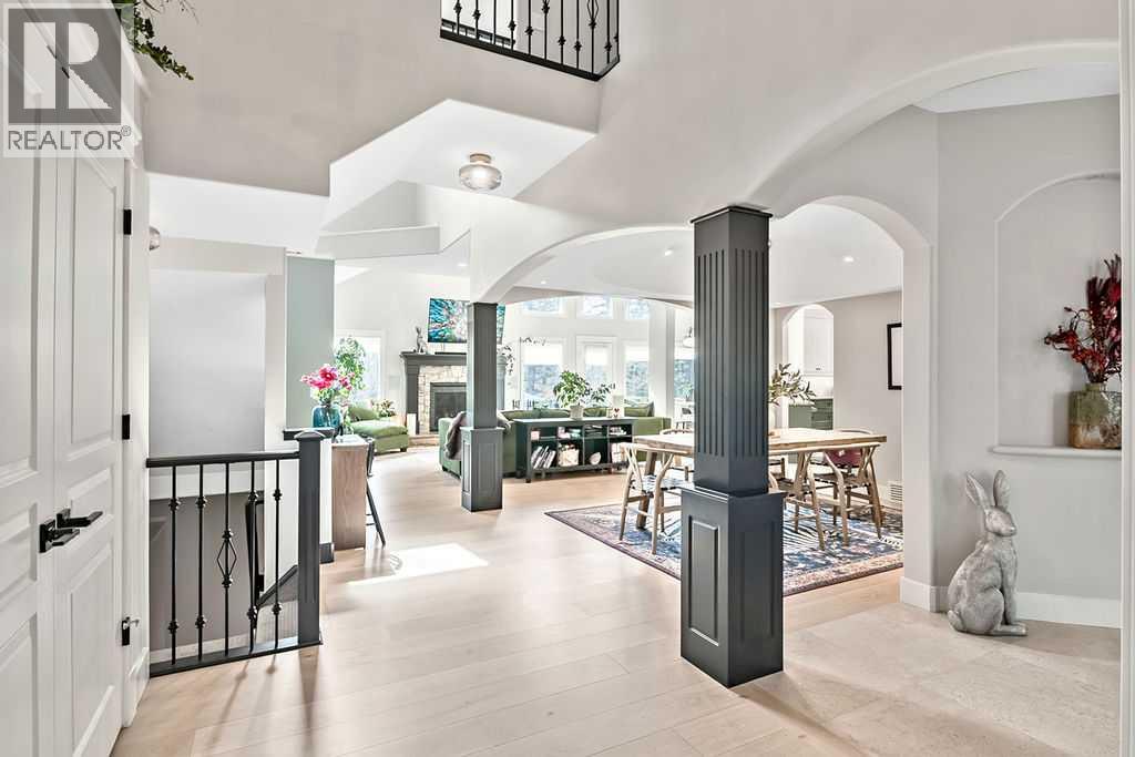 12 Discovery Ridge Court SW, Calgary, Alberta  T3H 4P8 - Photo 5 - A2307499