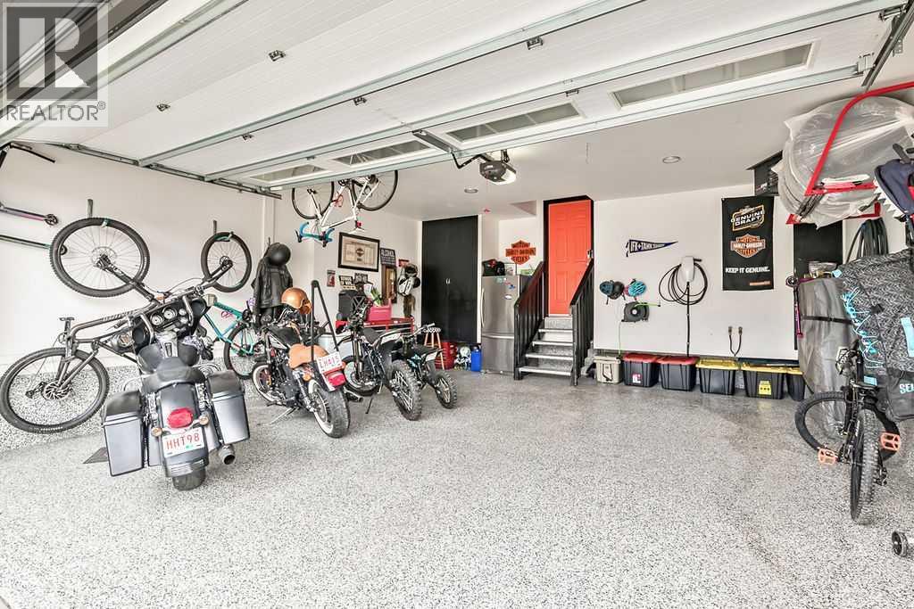 12 Discovery Ridge Court SW, Calgary, Alberta  T3H 4P8 - Photo 36 - A2307499