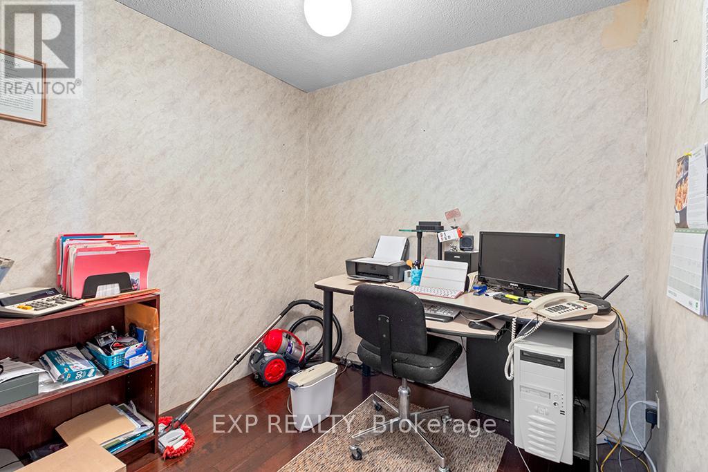 704 11th Street, Hanover, Ontario  N4N 3J4 - Photo 24 - X13081700