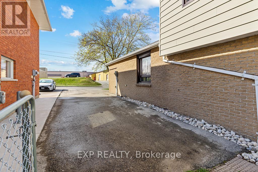 704 11th Street, Hanover, Ontario  N4N 3J4 - Photo 45 - X13081700