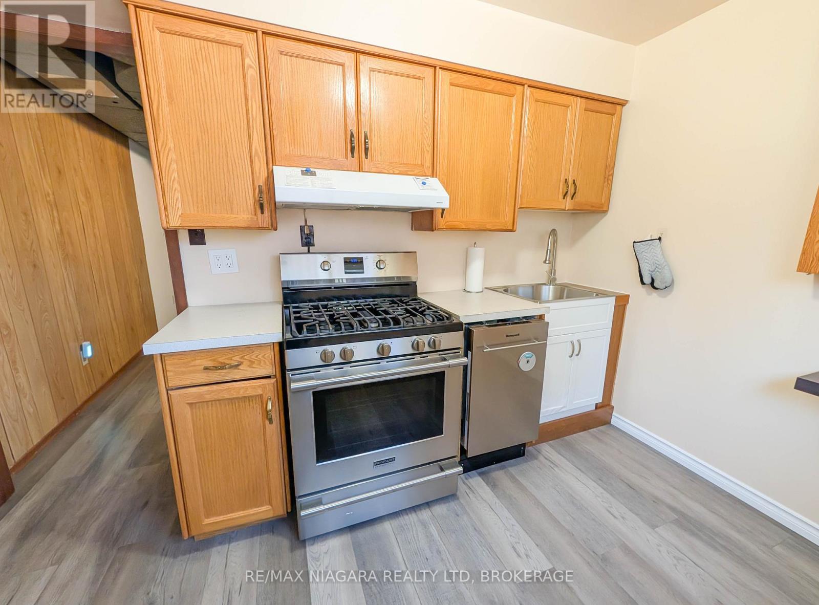50 Chetwood Street, St. Catharines, Ontario  L2S 2A2 - Photo 39 - X12799106