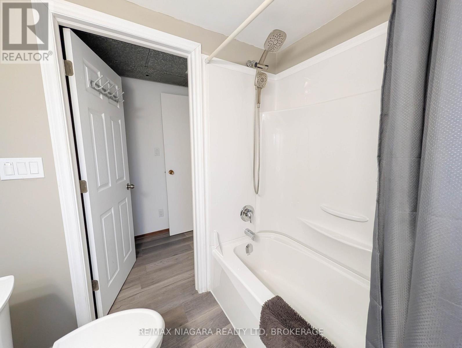 50 Chetwood Street, St. Catharines, Ontario  L2S 2A2 - Photo 37 - X12799106