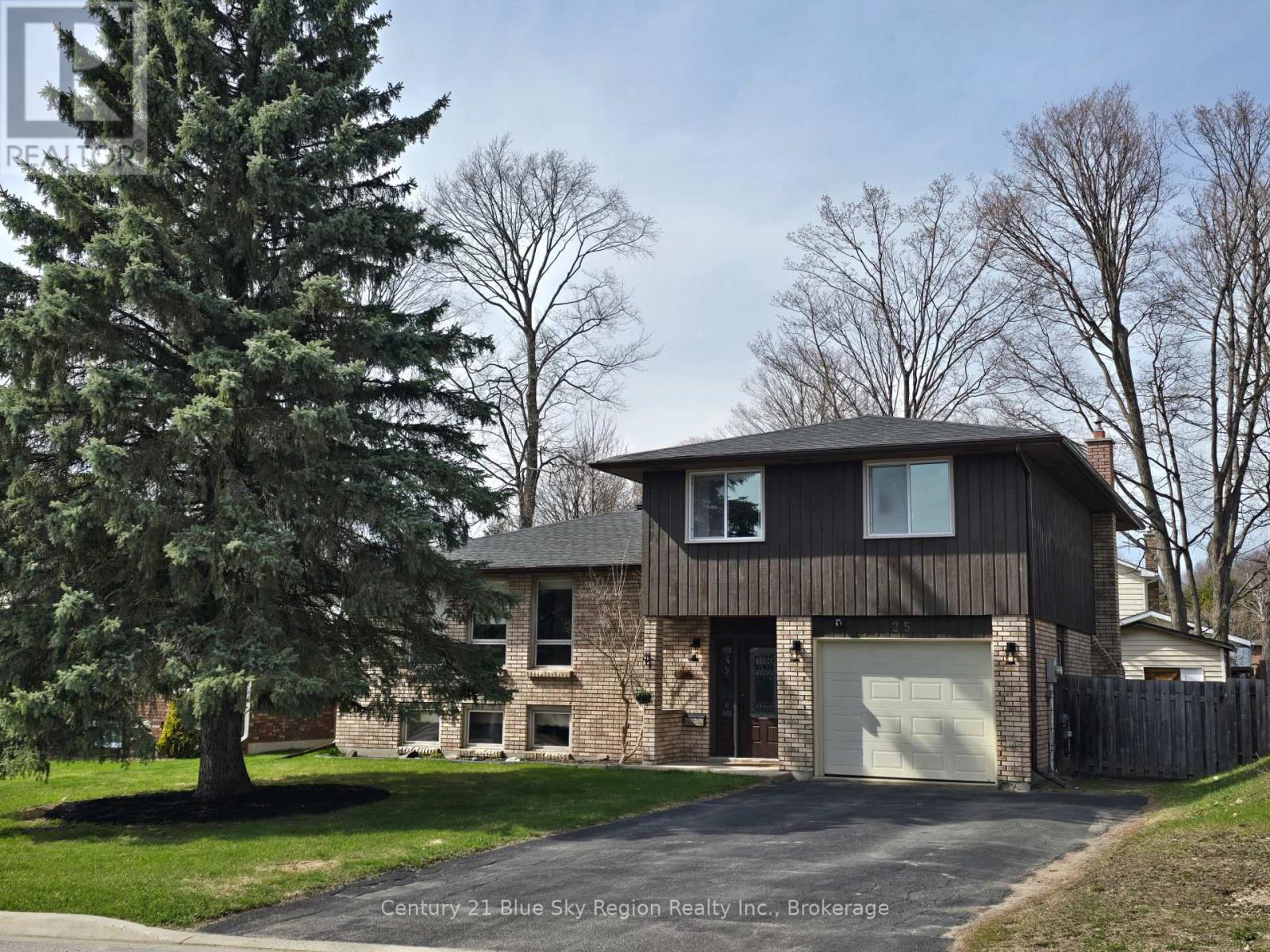 25 CARRIAGE CRESCENT, North Bay, Ontario