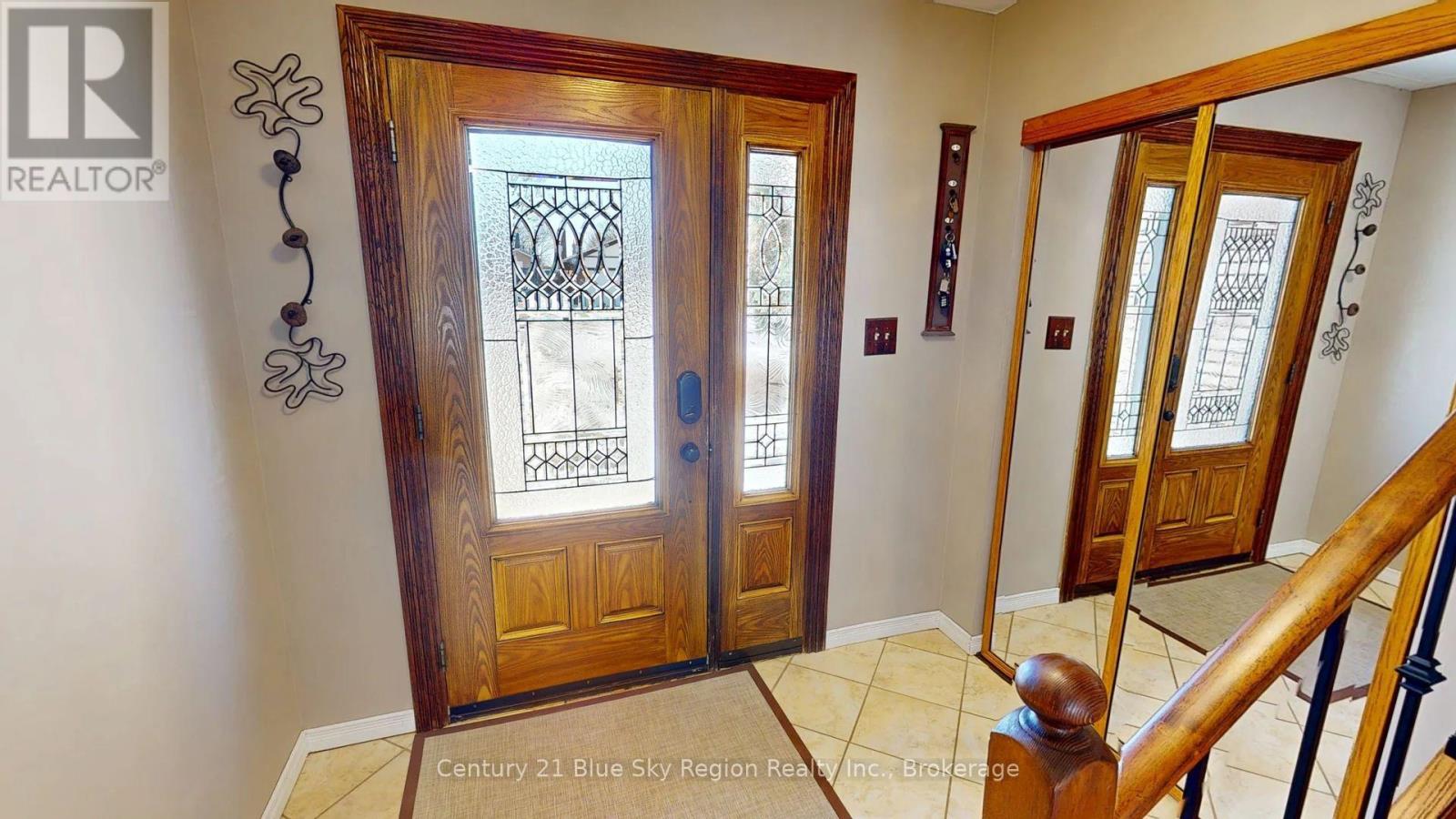 25 Carriage Crescent, North Bay, Ontario  P1C 1G5 - Photo 3 - X12990904