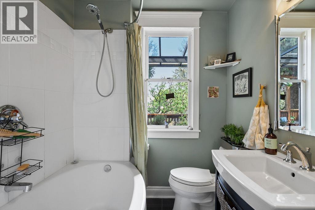 1115-1117 Semlin Drive, Vancouver, British Columbia  V5L 4K3 - Photo 18 - R3119351