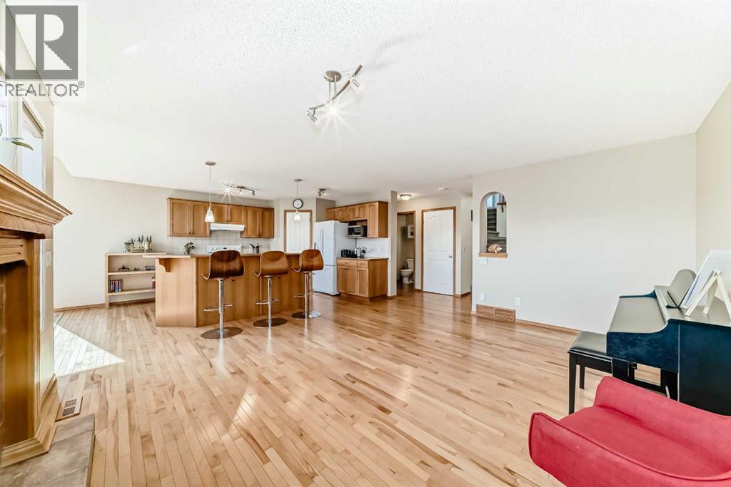 84 Cougarstone Square Sw, Calgary, Alberta  T3H 5J4 - Photo 12 - A2307572