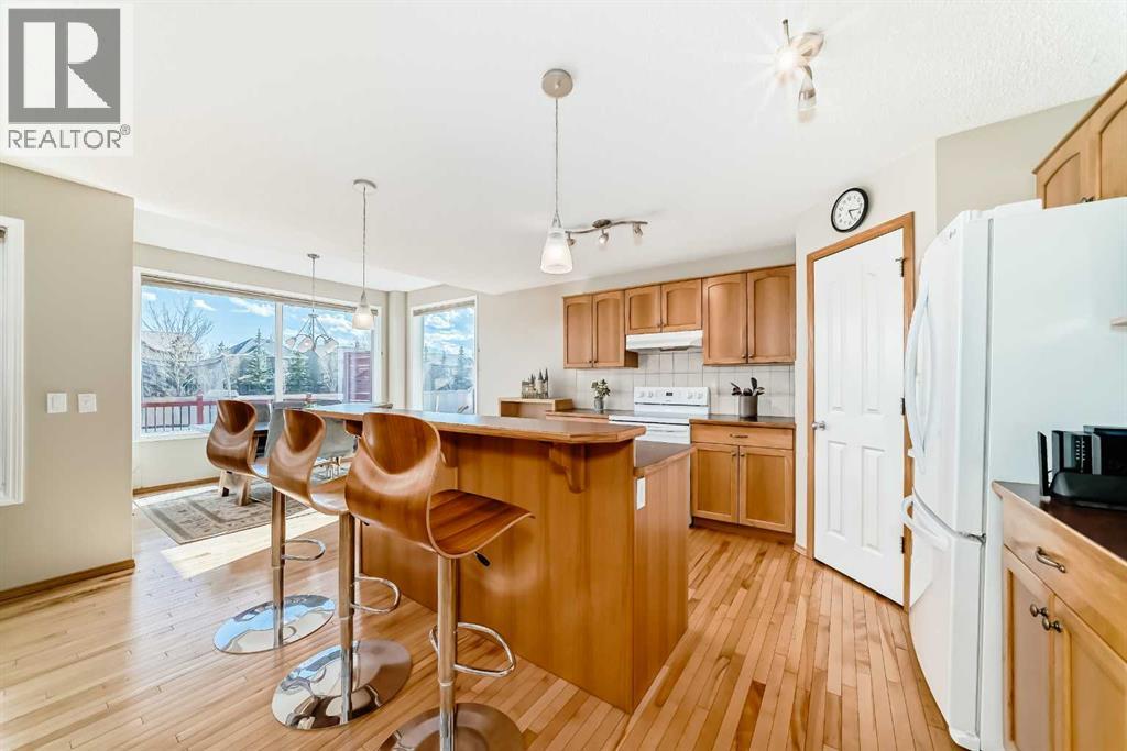 84 Cougarstone Square Sw, Calgary, Alberta  T3H 5J4 - Photo 5 - A2307572