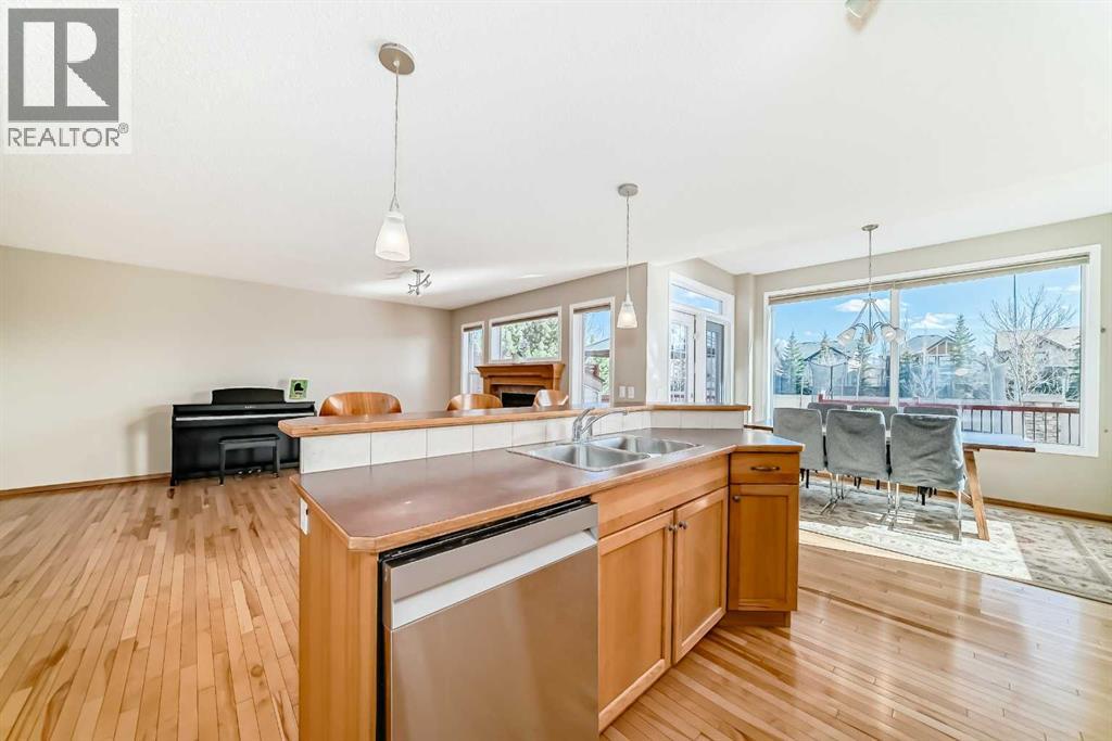 84 Cougarstone Square Sw, Calgary, Alberta  T3H 5J4 - Photo 6 - A2307572