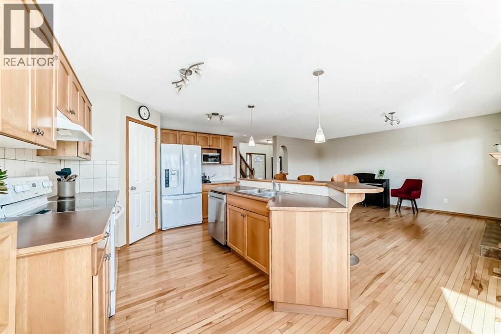 84 Cougarstone Square Sw, Calgary, Alberta  T3H 5J4 - Photo 8 - A2307572