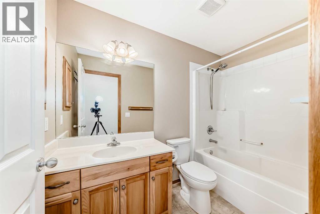 84 Cougarstone Square Sw, Calgary, Alberta  T3H 5J4 - Photo 21 - A2307572