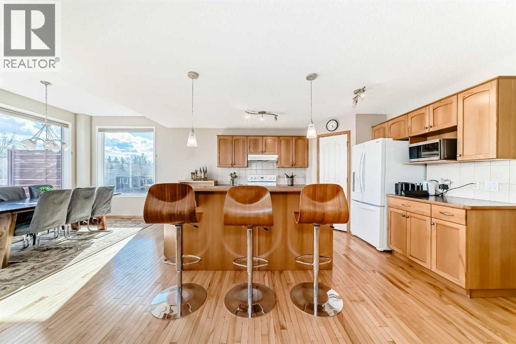 84 Cougarstone Square Sw, Calgary, Alberta  T3H 5J4 - Photo 4 - A2307572