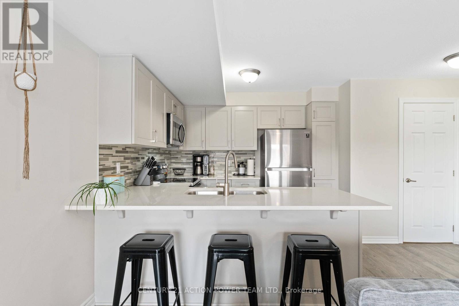 2035 Seeleys Bay Street, Ottawa, Ontario  K2J 3V5 - Photo 10 - X13082060