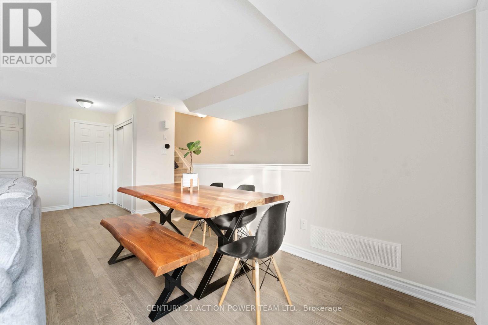 2035 Seeleys Bay Street, Ottawa, Ontario  K2J 3V5 - Photo 8 - X13082060