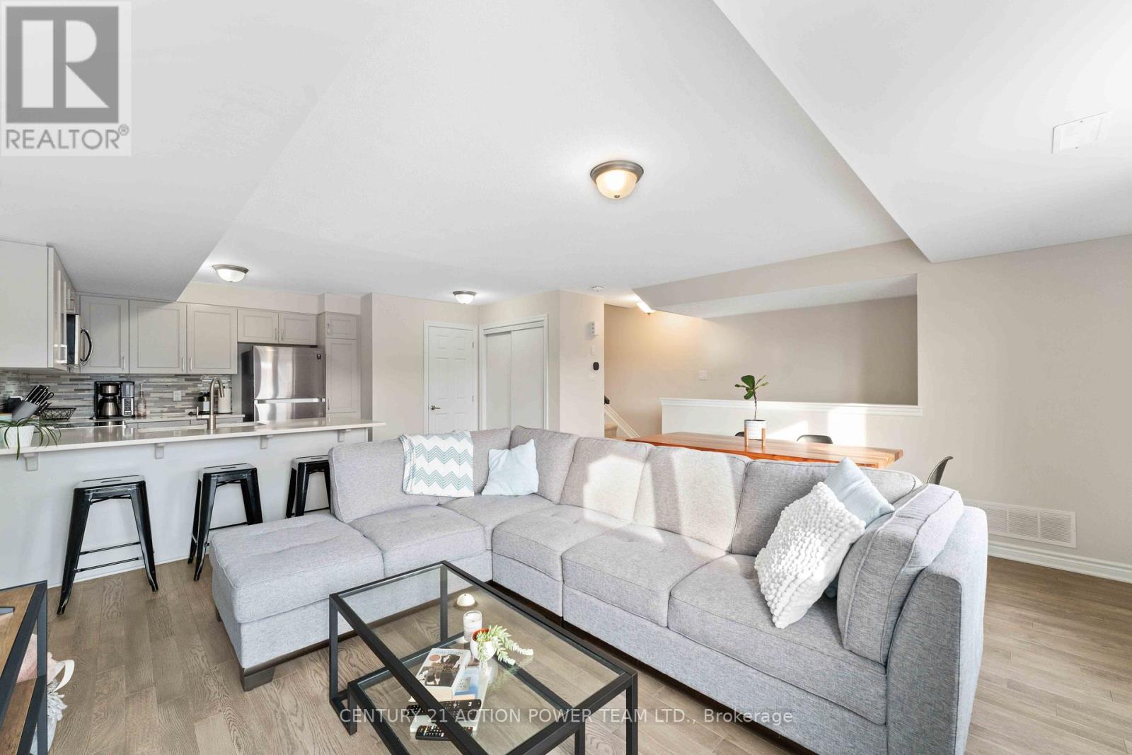 2035 Seeleys Bay Street, Ottawa, Ontario  K2J 3V5 - Photo 9 - X13082060
