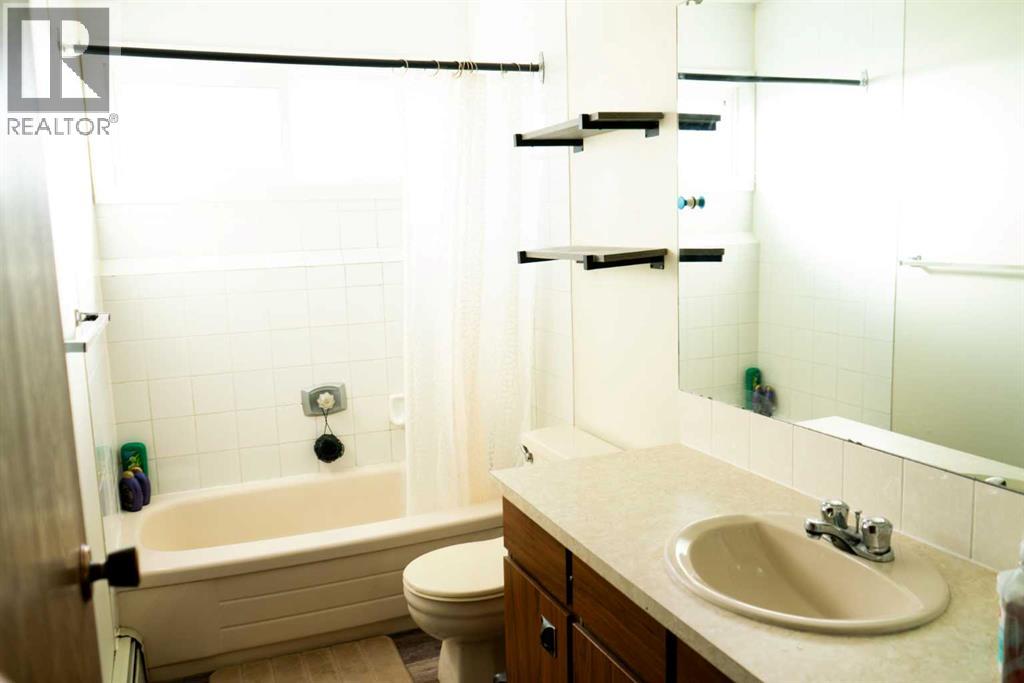 312, 75 Temple Boulevard W, Lethbridge, Alberta  T1K 5M2 - Photo 9 - A2284710