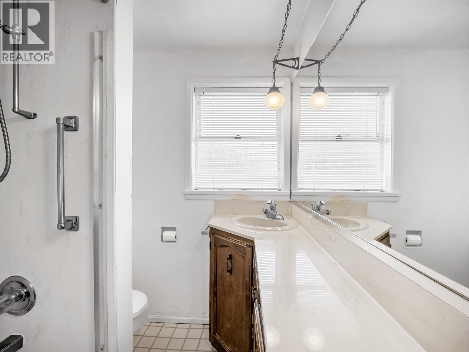 2762 Newmarket Drive, North Vancouver, British Columbia  V7R 2T4 - Photo 11 - R3119325