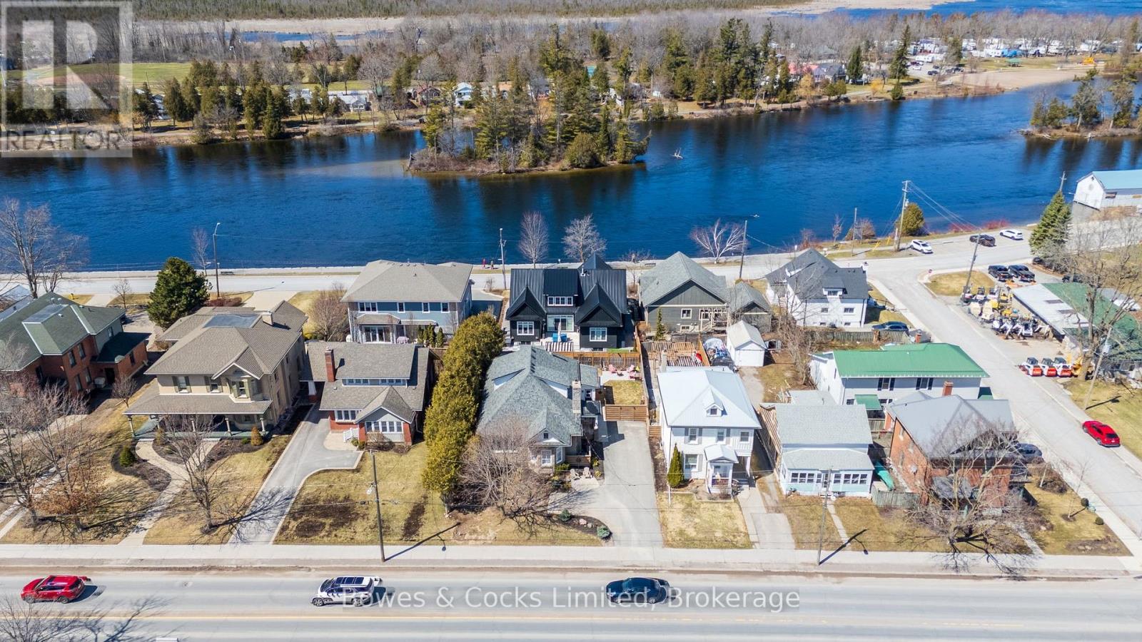 82 QUEEN STREET, Selwyn, Ontario