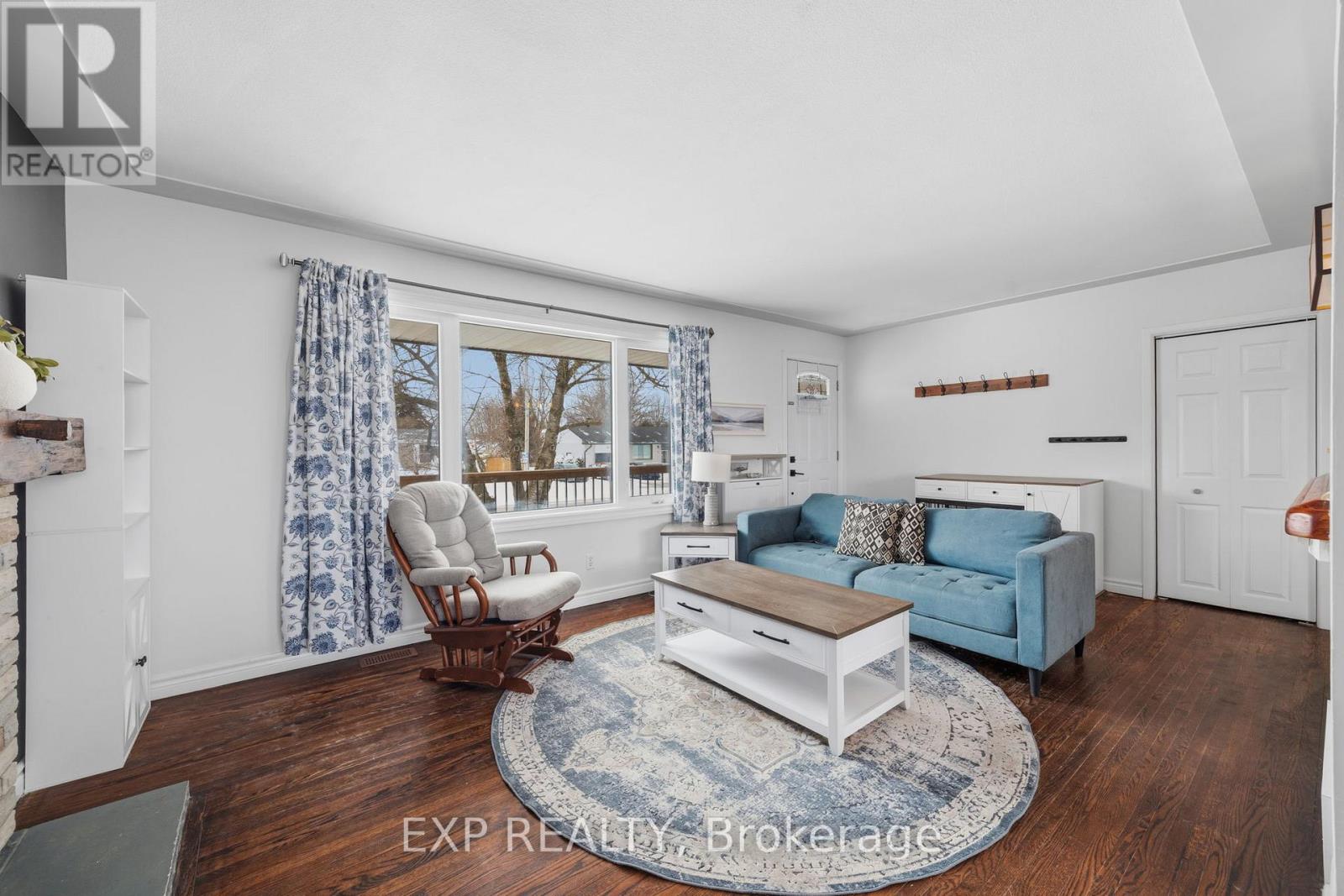 597 Gold Street, Warwick, Ontario  N0M 2S0 - Photo 5 - X12864380