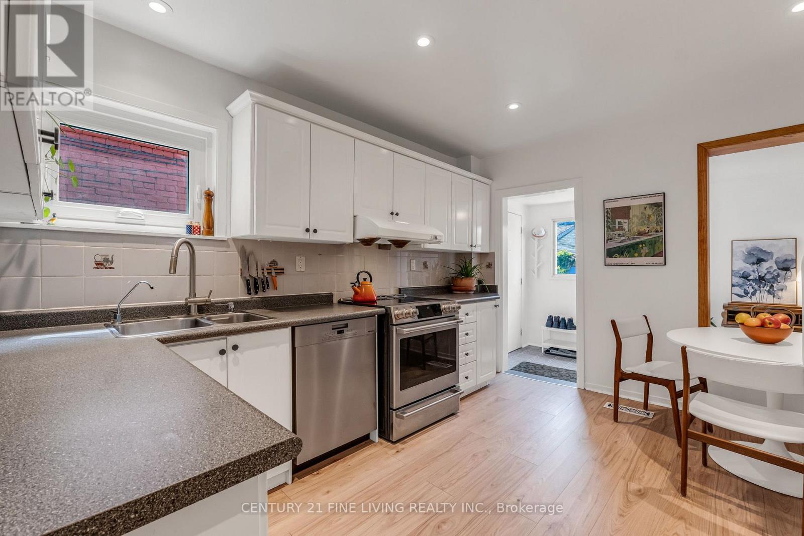 220 St Helen's Avenue, Toronto (Dufferin Grove), Ontario  M6H 4A3 - Photo 18 - C13082088