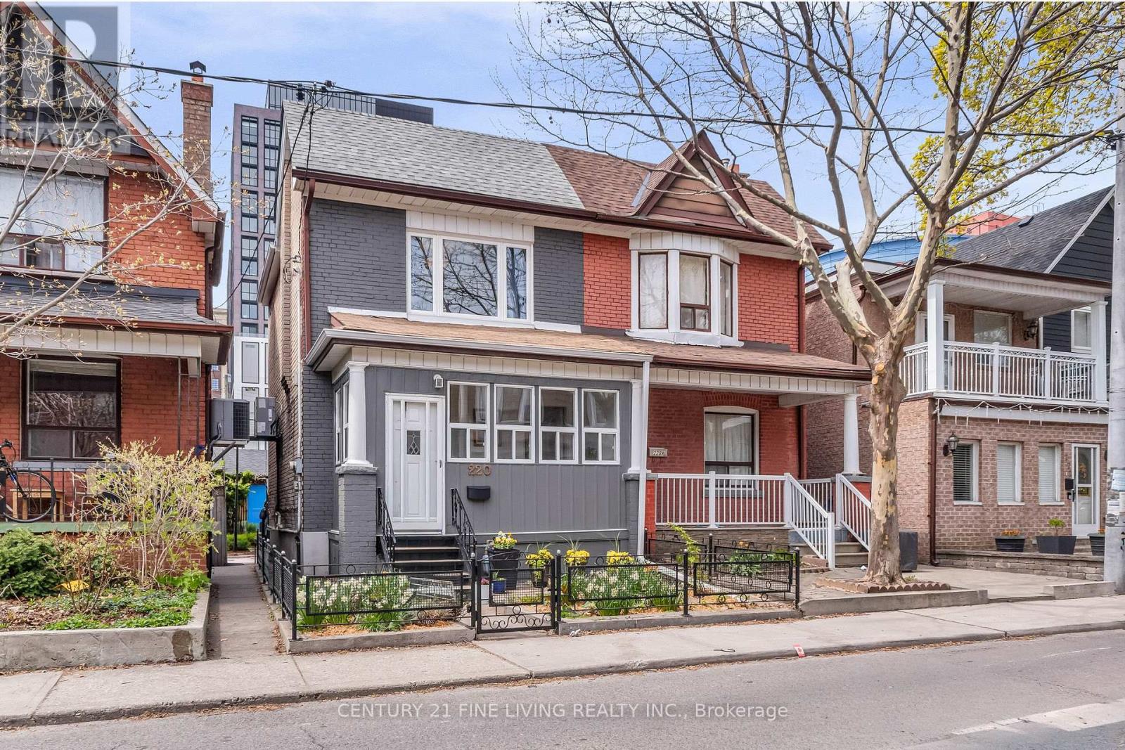 220 St Helen's Avenue, Toronto (Dufferin Grove), Ontario  M6H 4A3 - Photo 3 - C13082088
