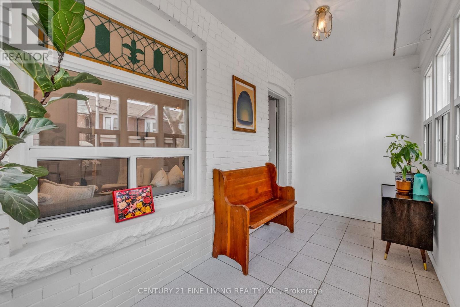 220 St Helen's Avenue, Toronto (Dufferin Grove), Ontario  M6H 4A3 - Photo 6 - C13082088